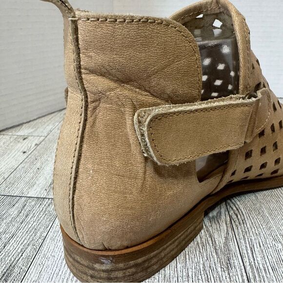 Musse & Cloud- Caila Tan Perforated Leather Ankle Boots- Sz. 38/7.5 - Picture 11 of 14